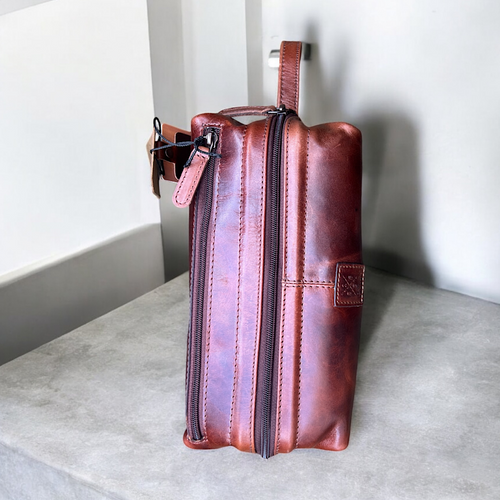 Gents Natural Waxed Leather Wash Bag (side)