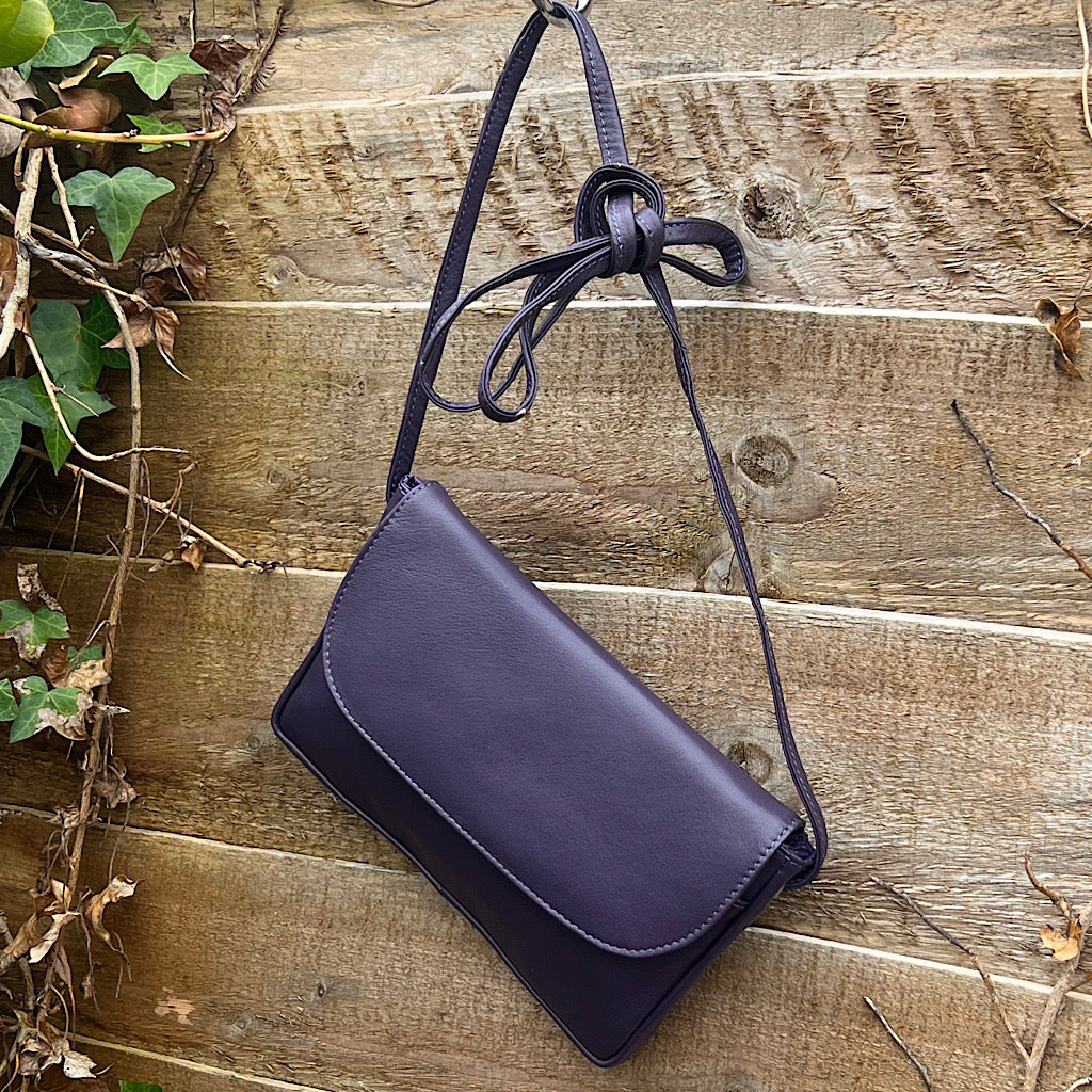Purple 'Abigail' Classic Leather Clutch/Shoulder Bag (front)