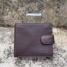 Load image into Gallery viewer, Gents Brown Leather RFID Wallet with Tab By ‘Oak’ | 4 Card Slots (closed)
