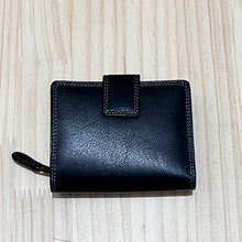 Load image into Gallery viewer, Bestseller Medium Leather RFID Purse | Black Tropical
