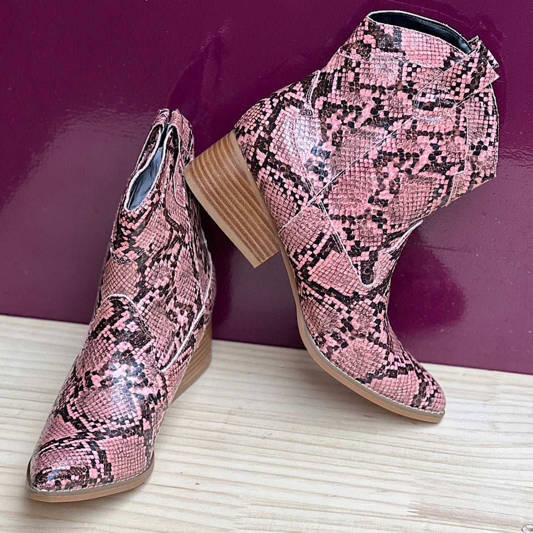 Pink snake clearance print boots